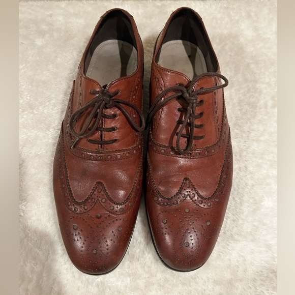 Clark’s Wingtip Leather Oxfords - Picture 2 of 11